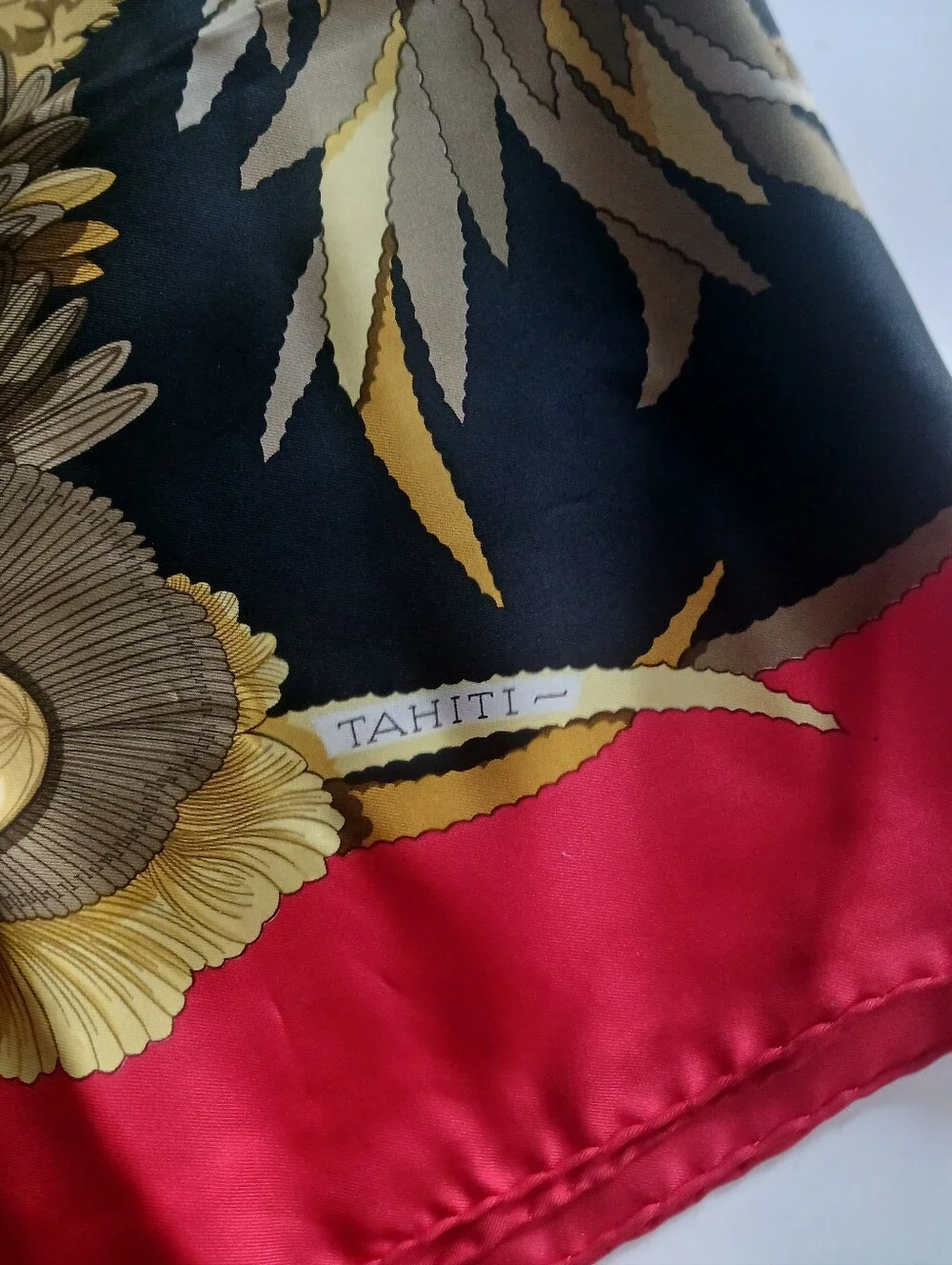 Vintage Hermes Thaiti  Carre 90s Designed By Caty Latham Silk Scarf 35" - Picture 5 of 7